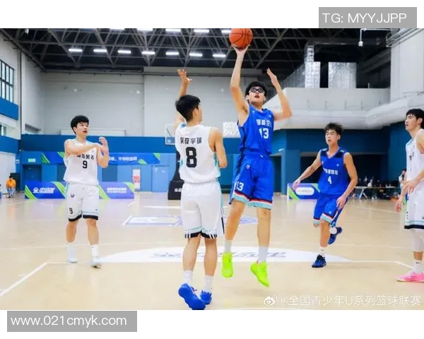 兄弟情深的篮球明星们在赛场上如何携手共创辉煌成就